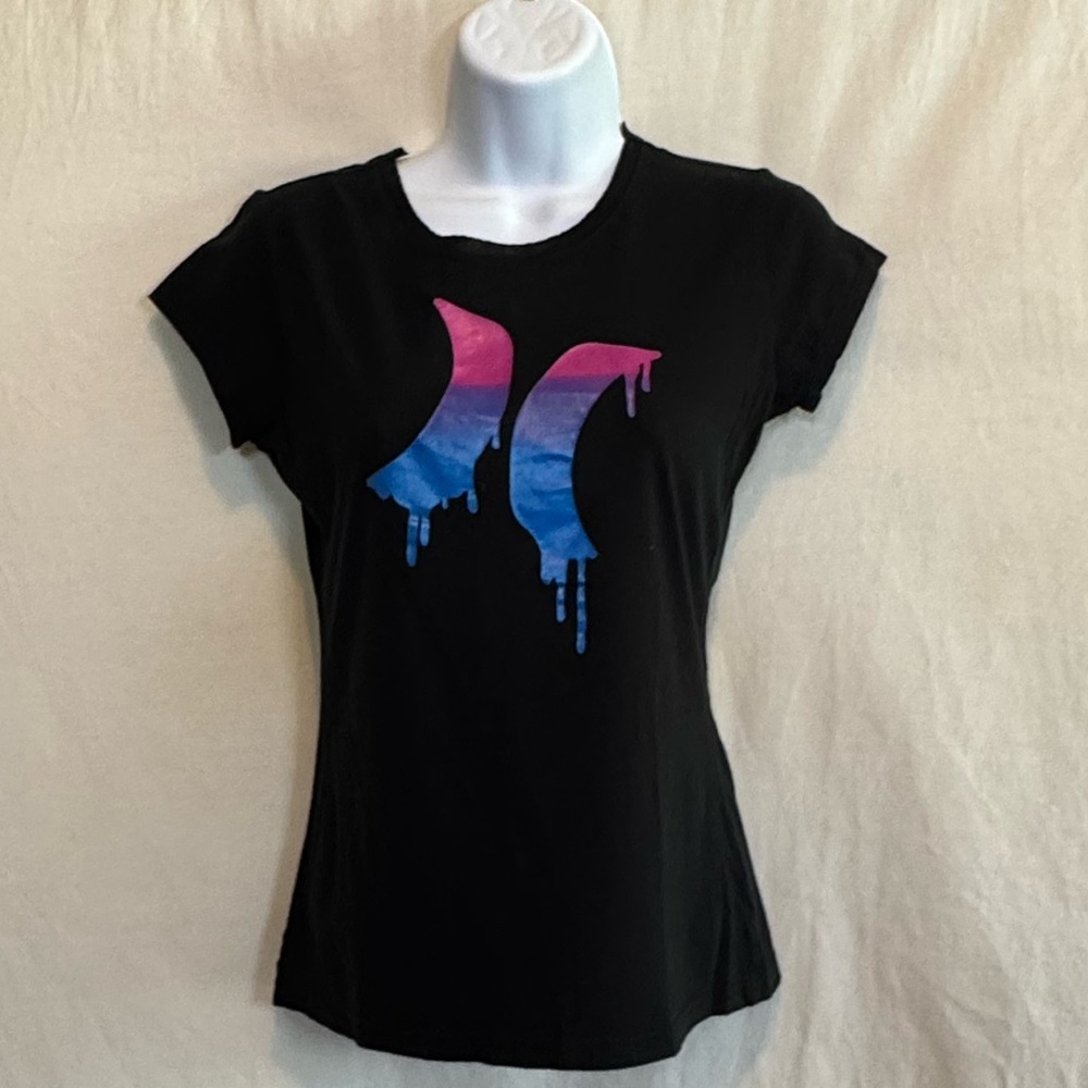 G-10 Hurley Black with Pink & Blue Logo Short Sleeve Tee Shirt Size M Juniors